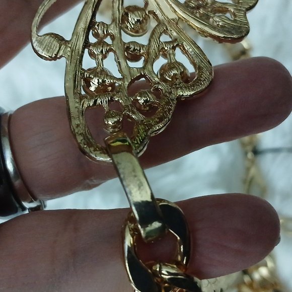 *NWT* Natasha Goldtone Bridal Whimsical Rhinestone Butterfly Statement Necklace - Picture 14 of 16